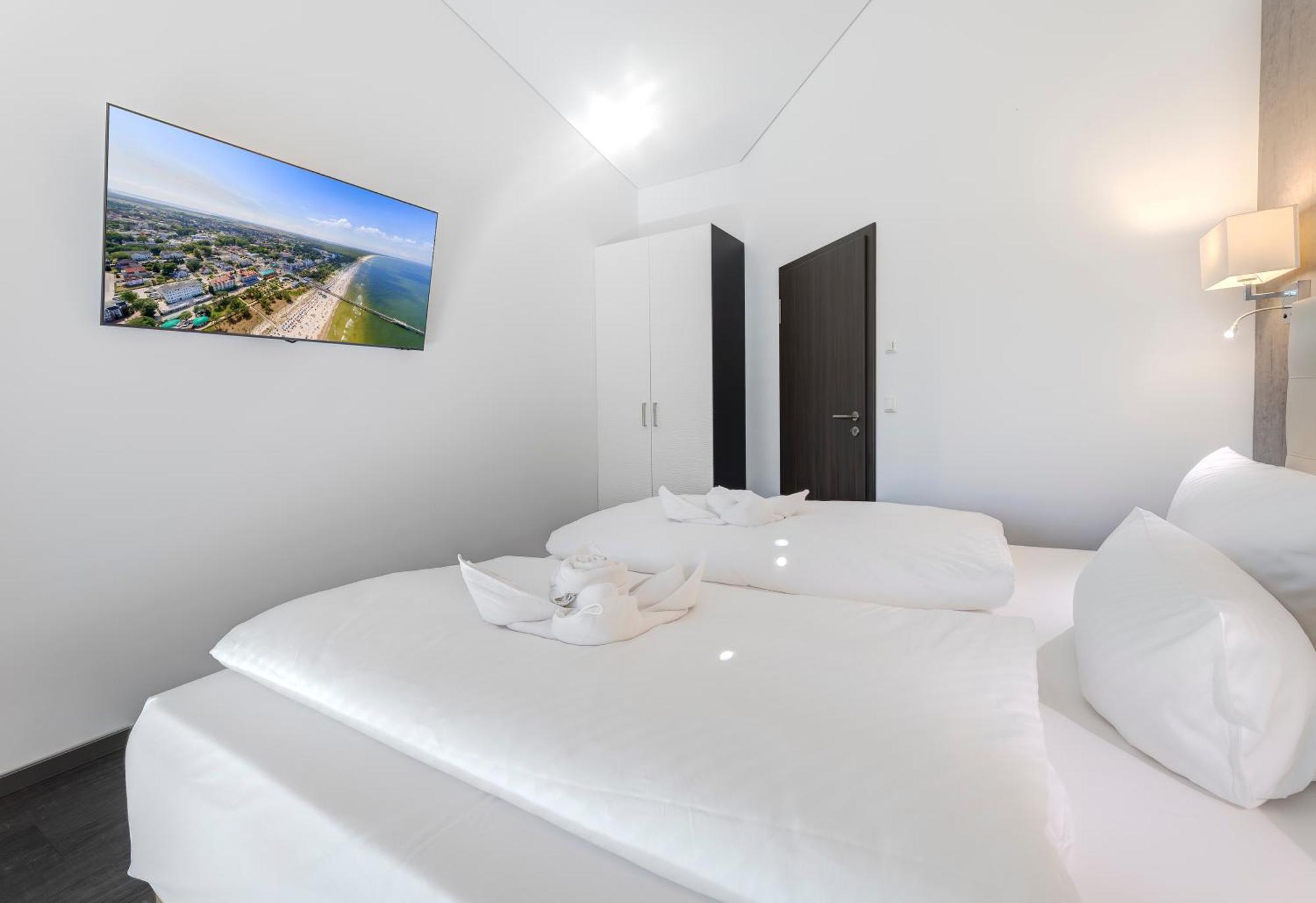 Hotel Am Kurpark Зиновиц Екстериор снимка