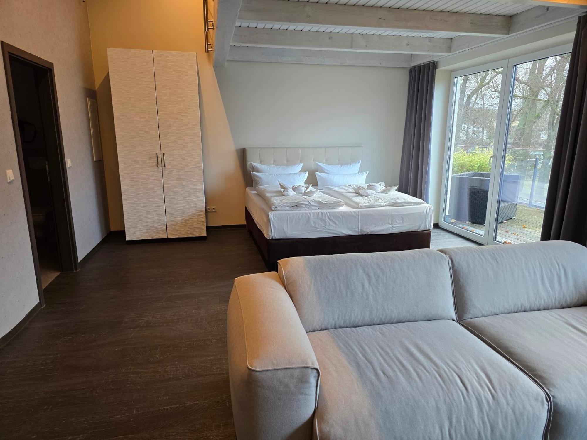Hotel Am Kurpark Зиновиц Екстериор снимка