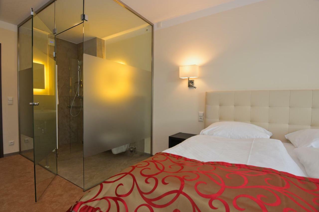 Hotel Am Kurpark Зиновиц Екстериор снимка